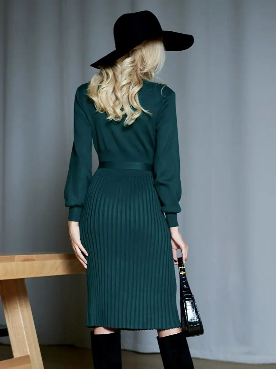 Темно-зеленое платье женское вечернее теплое трикотажное офисное миди
