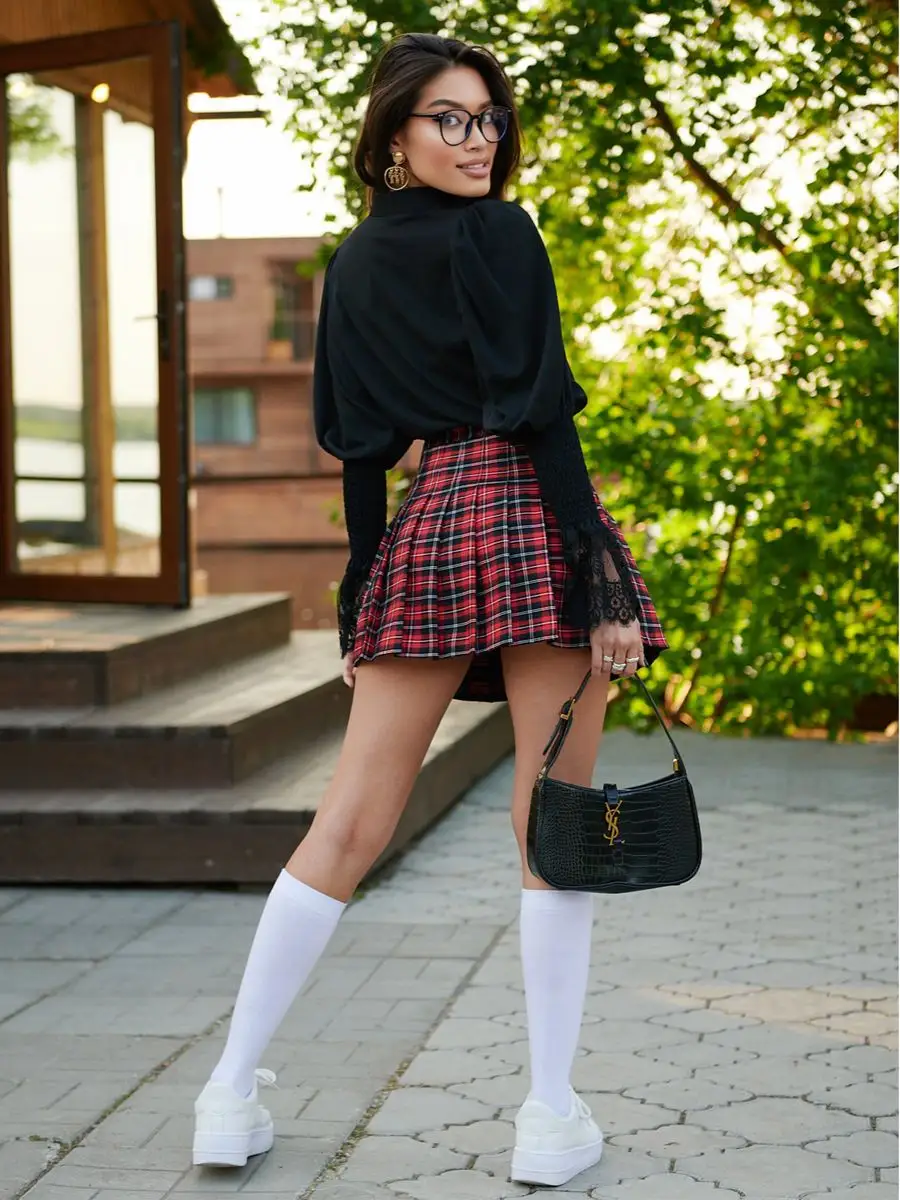 Черная блузка нарядная с кружевами