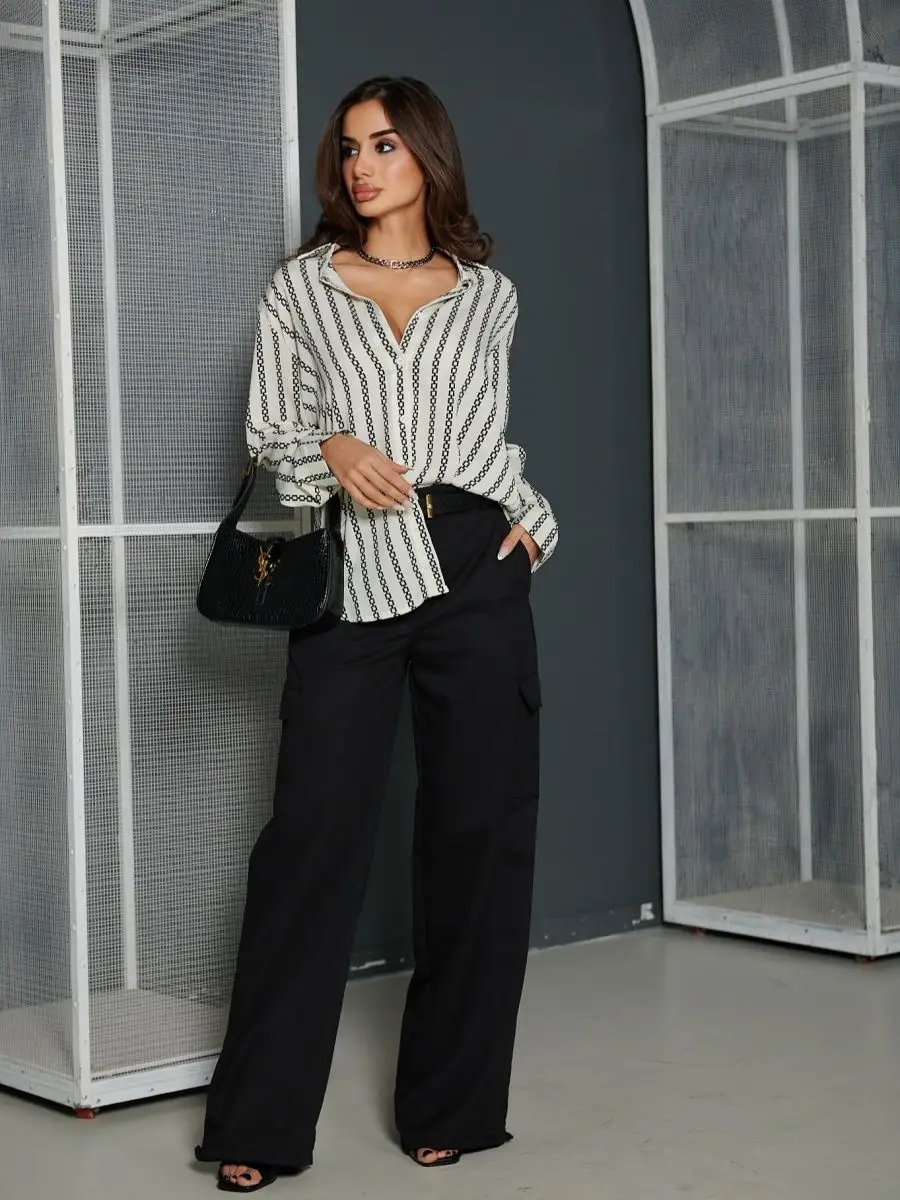 Белая блузка нарядная в полоску