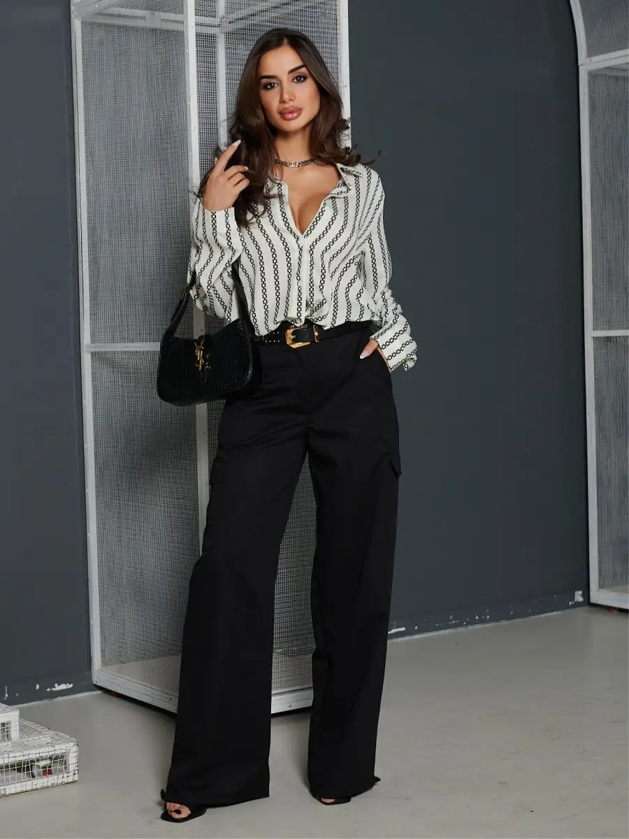 Белая блузка нарядная в полоску