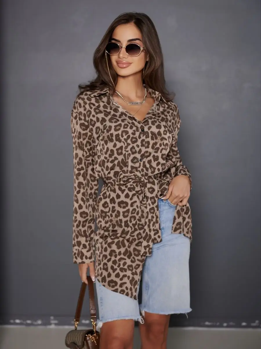 Блузка с принтом и поясом удлиненная