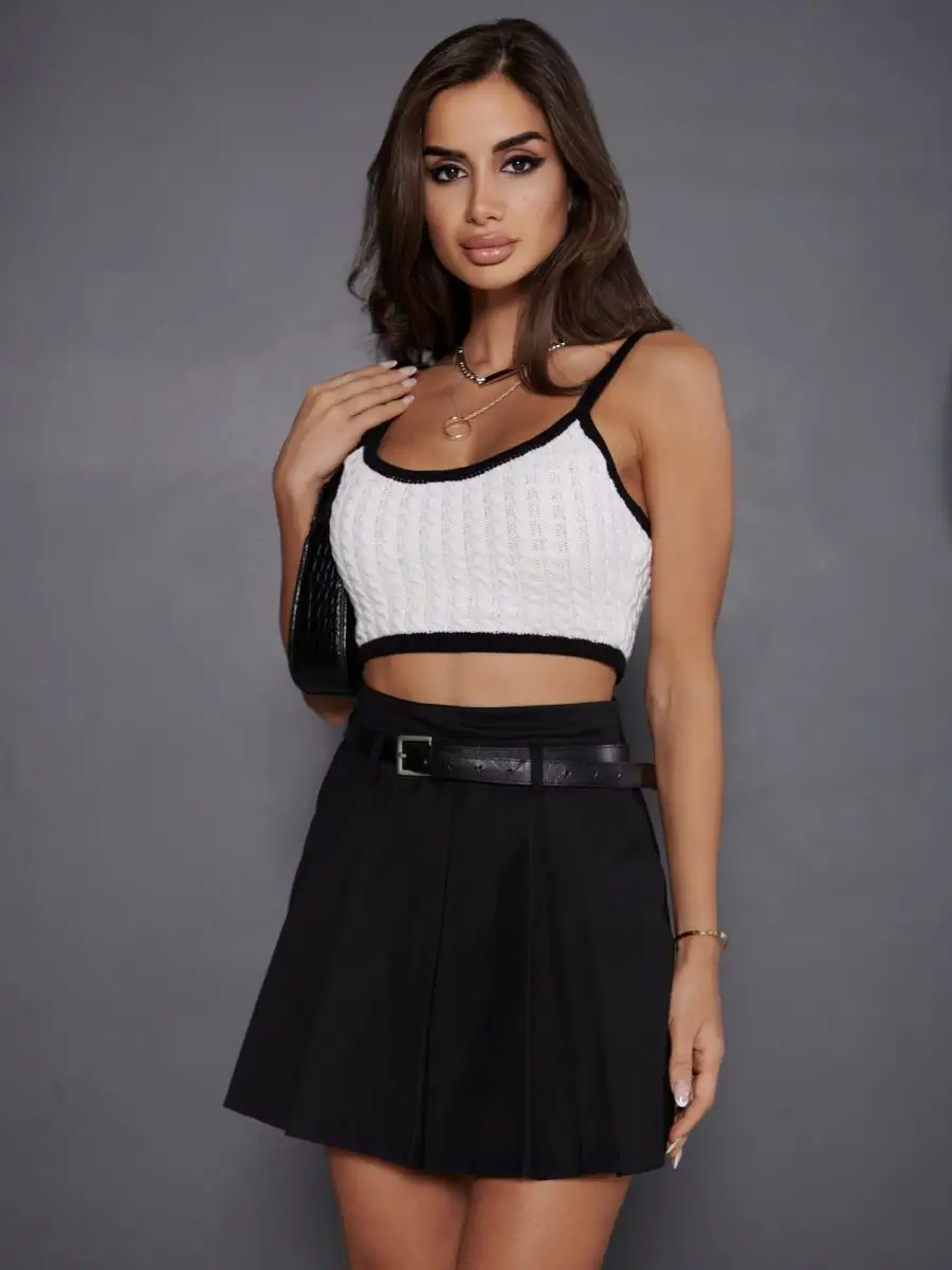 Черная юбка с ремнем