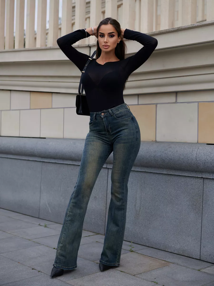 Джинсы с высокой посадкой пушап клеш