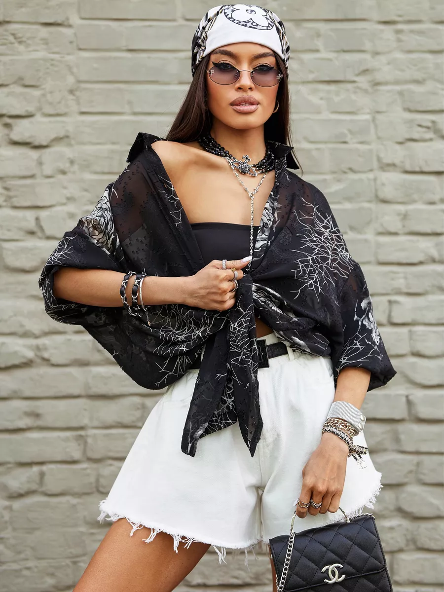 Серебристая рубашка оверсайз удлиненная с цветочным принтом