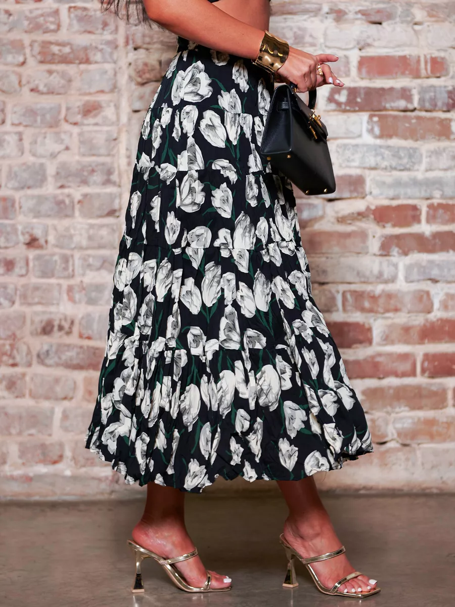 Черная юбка ярусная с цветочным принтом