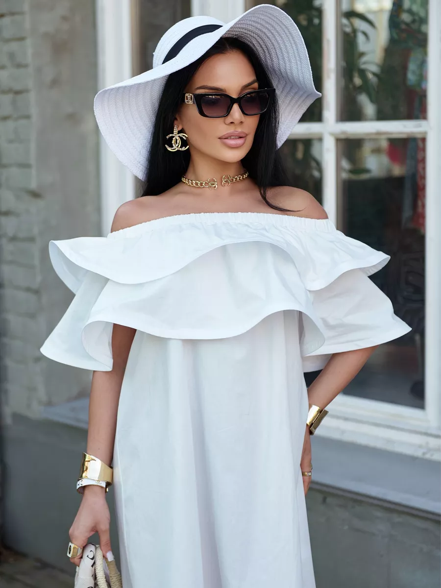 Белое летнее платье сарафан с открытыми плечами