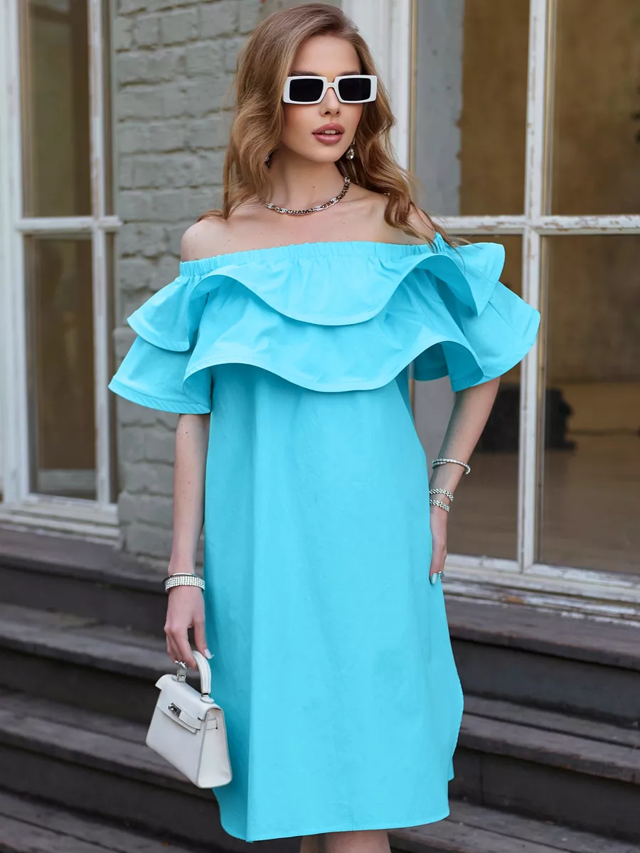 Голубое летнее платье сарафан с открытыми плечами