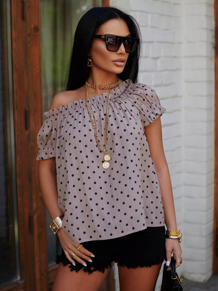 Капучино блузка для офиса с открытыми плечами