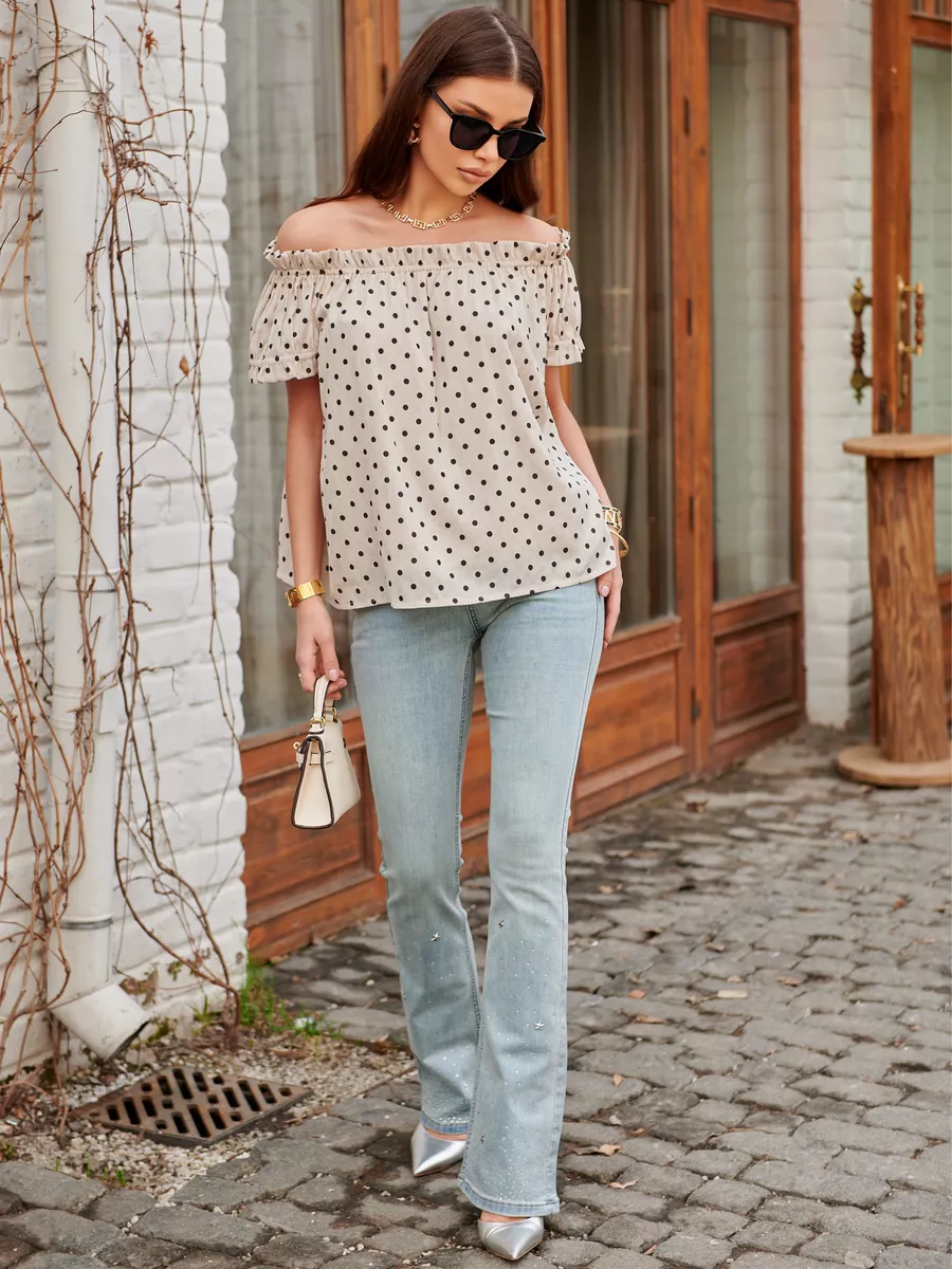 Белая блузка для офиса с открытыми плечами