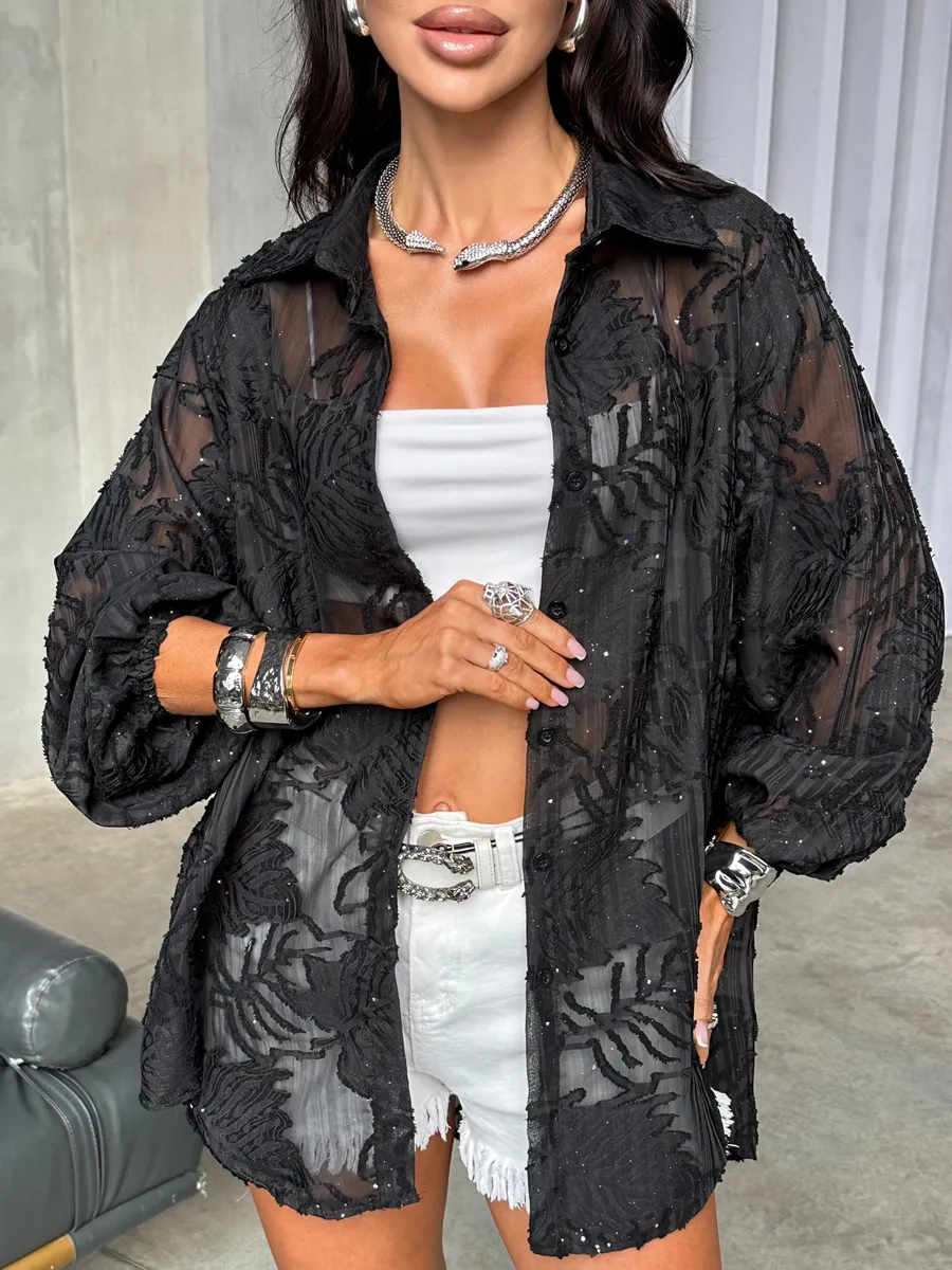 Черная рубашка оверсайз удлиненная с модным принтом