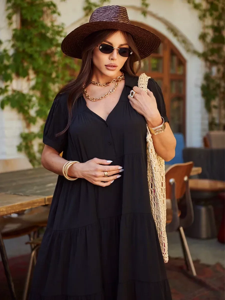 Черное свободное ярусное платье в стиле бохо