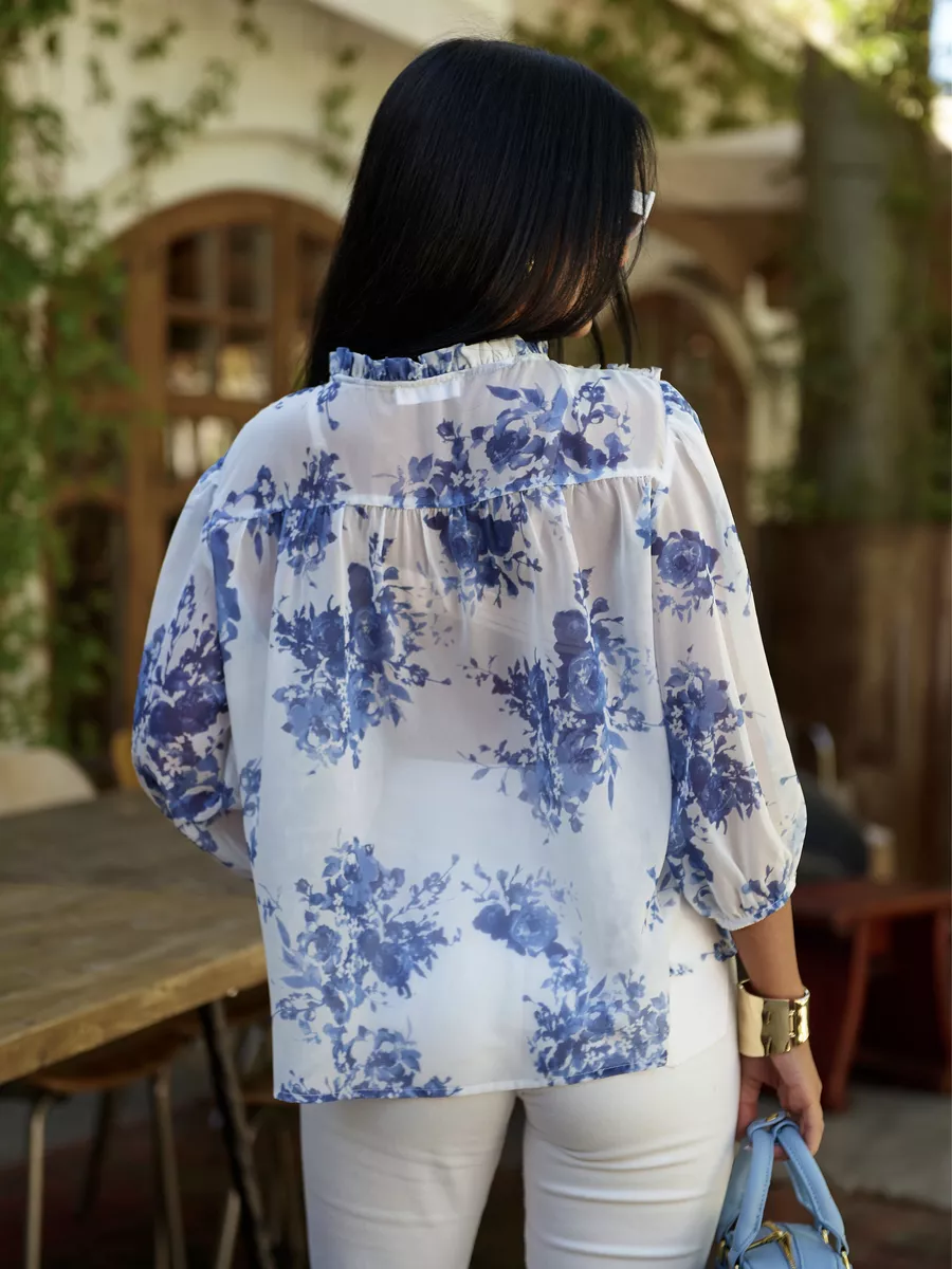 Синяя блузка шифоновая с рюшами на завязках