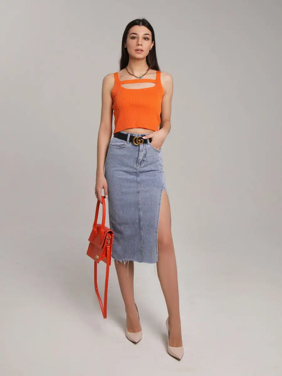 Пудровая юбка женская джинсовая с разрезом в офис