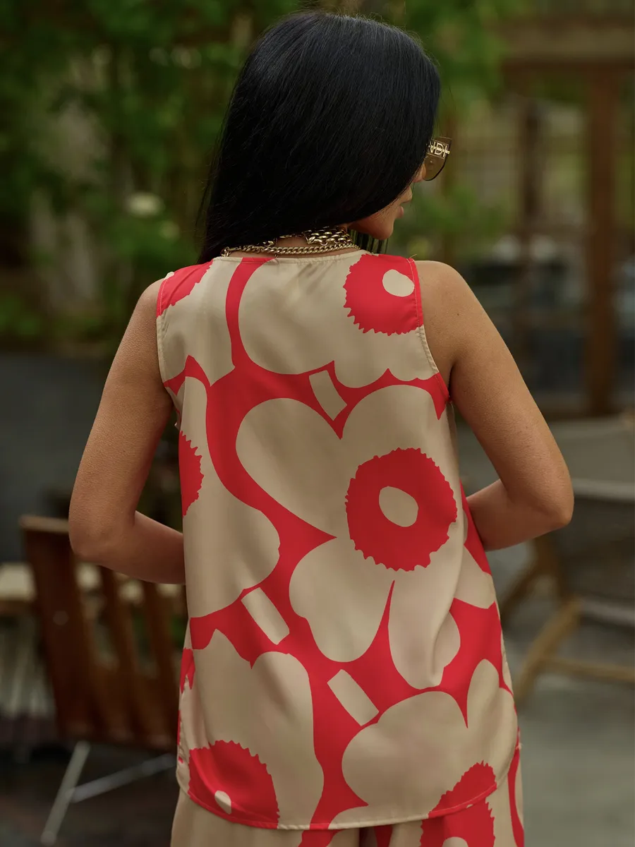 Красный костюм брючный праздничный