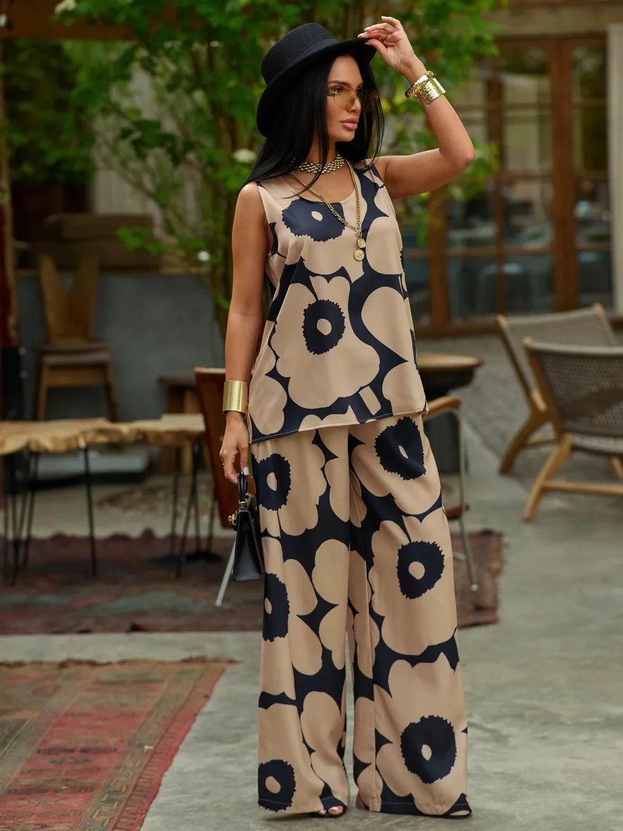 Черный костюм брючный праздничный