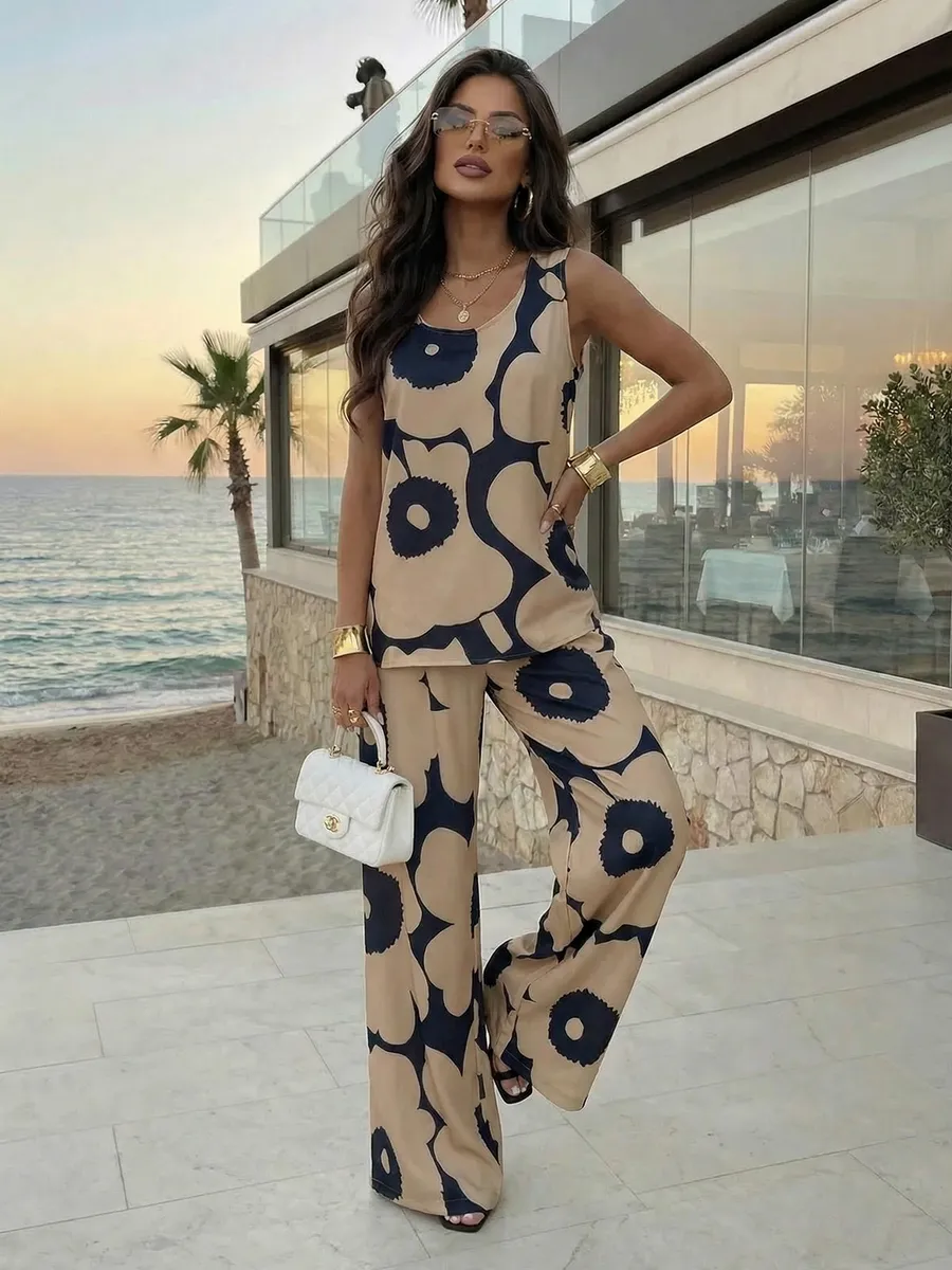 Черный костюм брючный праздничный