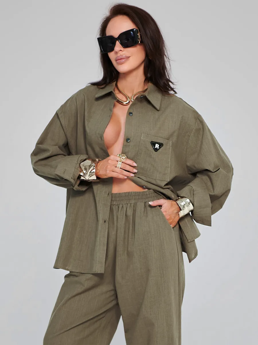 Светло-коричневый костюм брючный летний