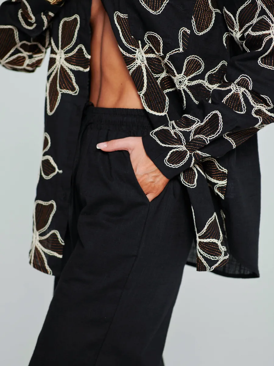 Черный костюм женский брючный