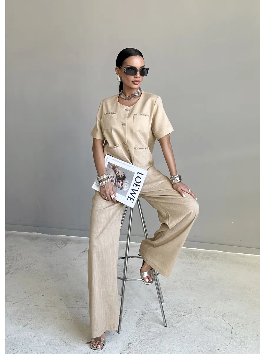 Бежевый костюм женский брючный