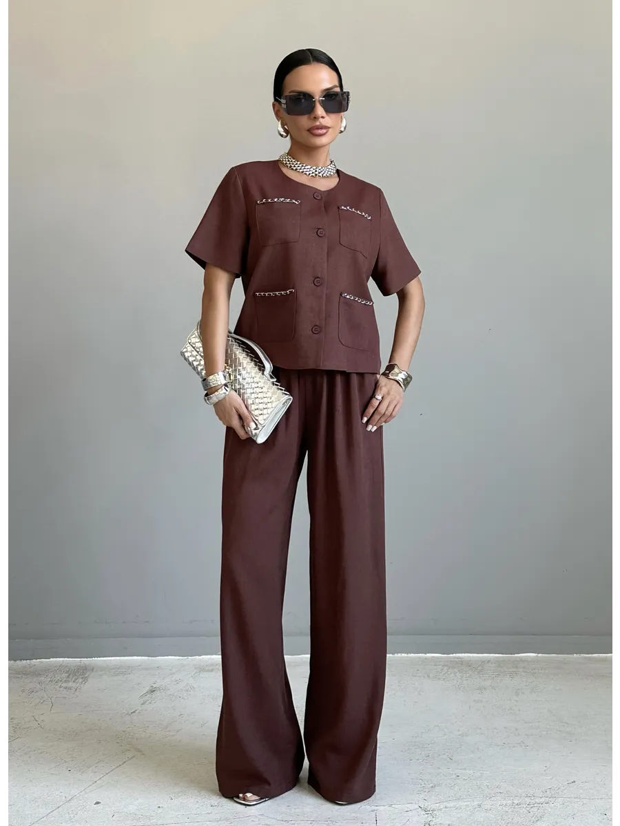 Коричневый костюм женский брючный