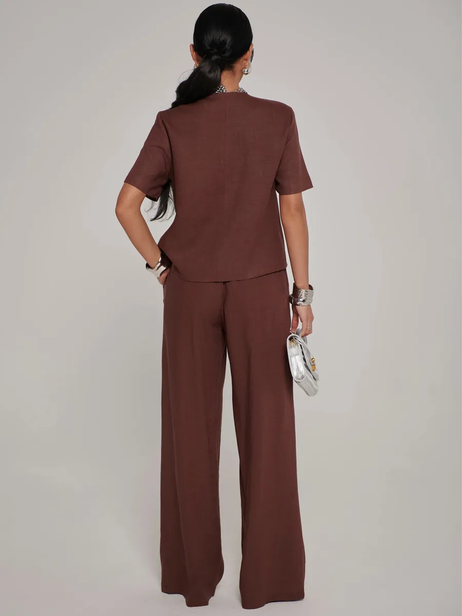Коричневый костюм женский брючный
