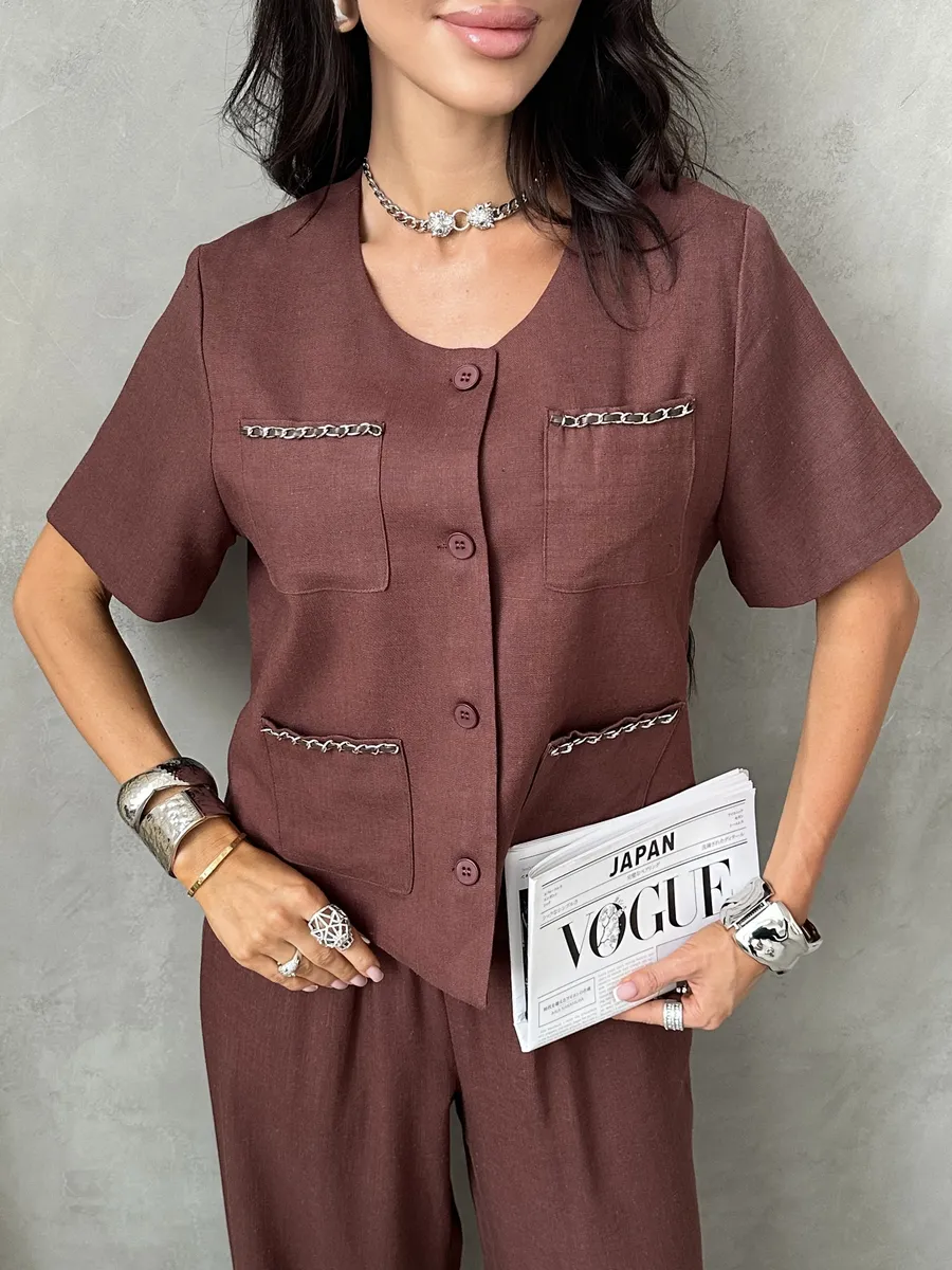 Коричневый костюм женский брючный