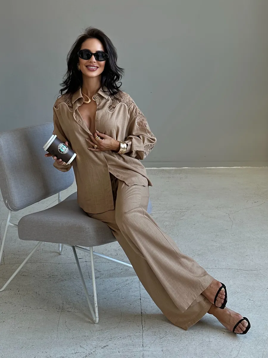 Костюм женский брючный