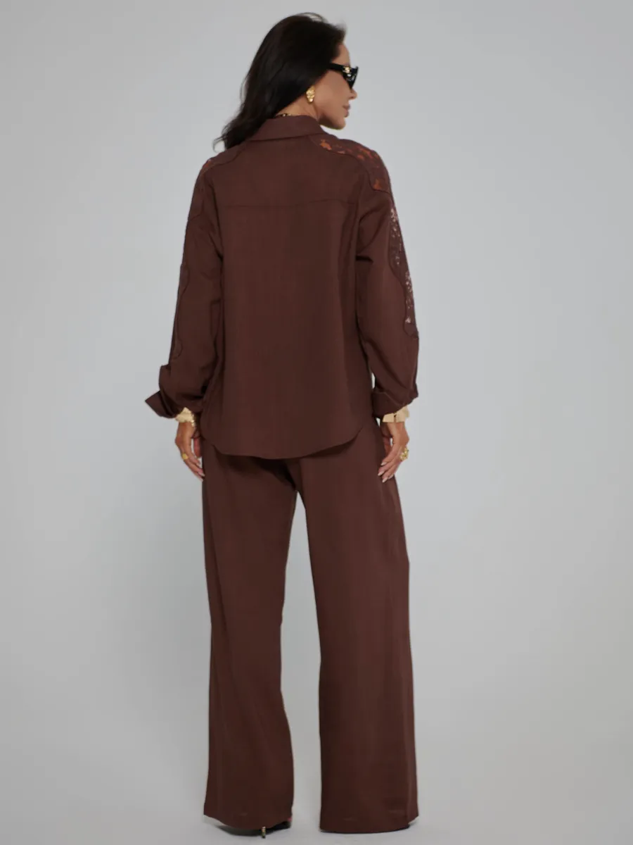 Коричневый костюм женский брючный