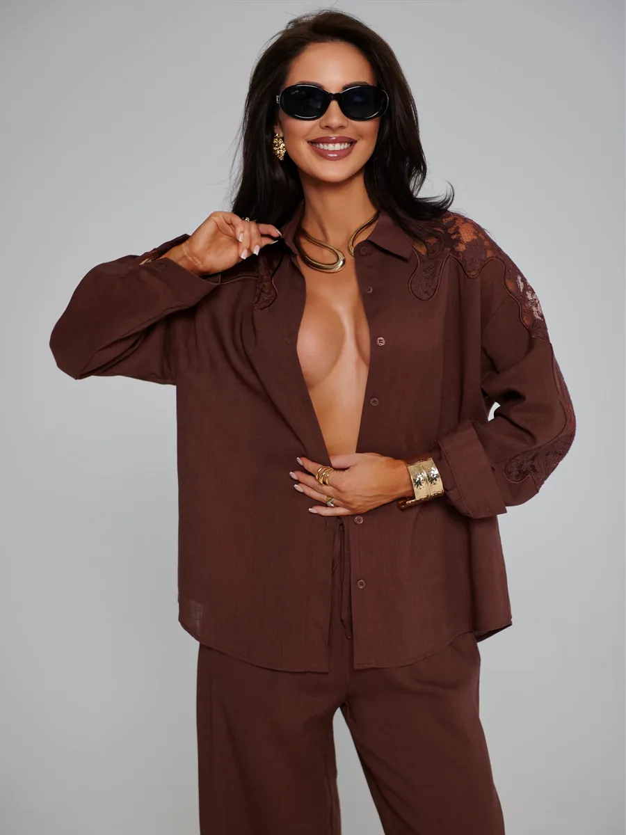 Коричневый костюм женский брючный