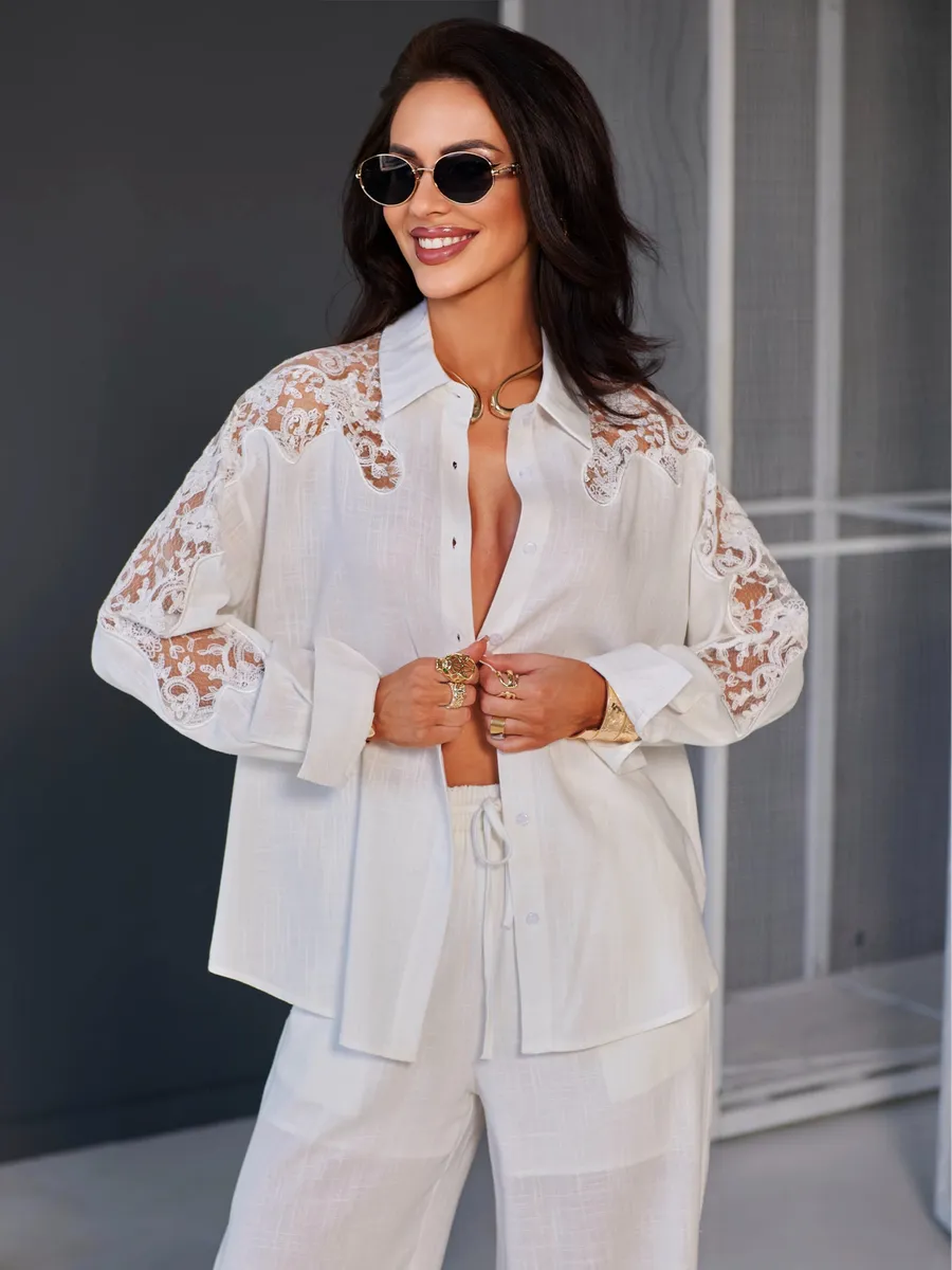 Белый костюм женский брючный