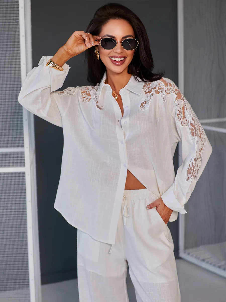 Белый костюм женский брючный