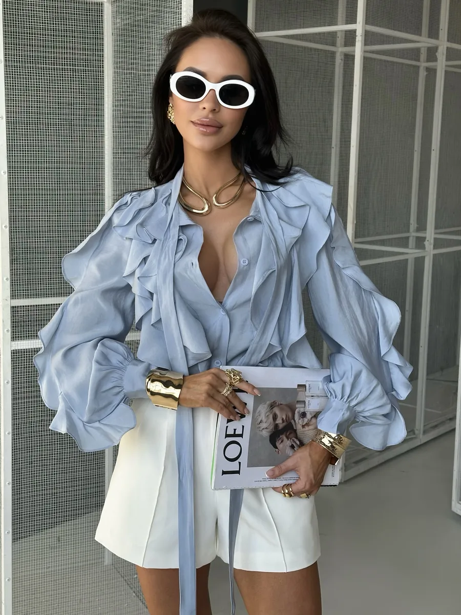 Голубая блузка нарядная праздничная