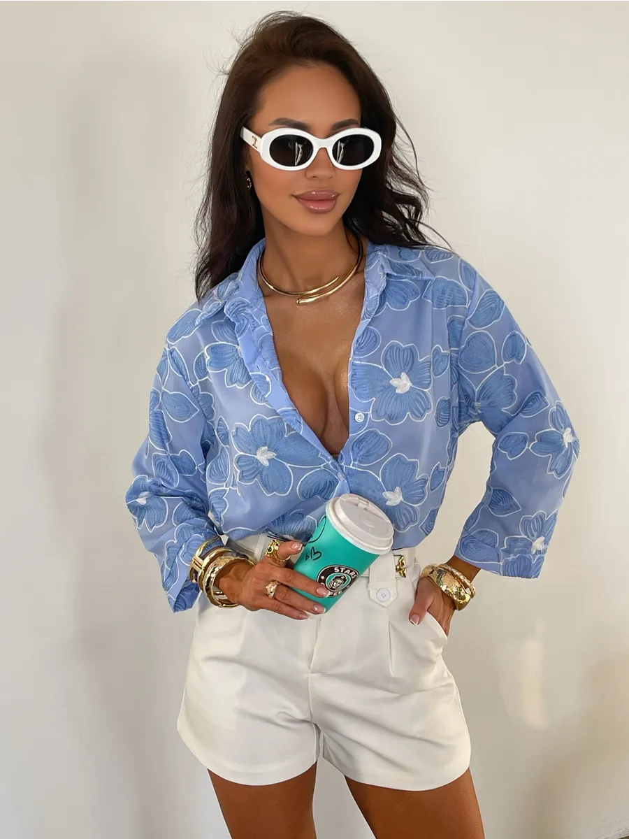 Голубая рубашка нарядная летняя