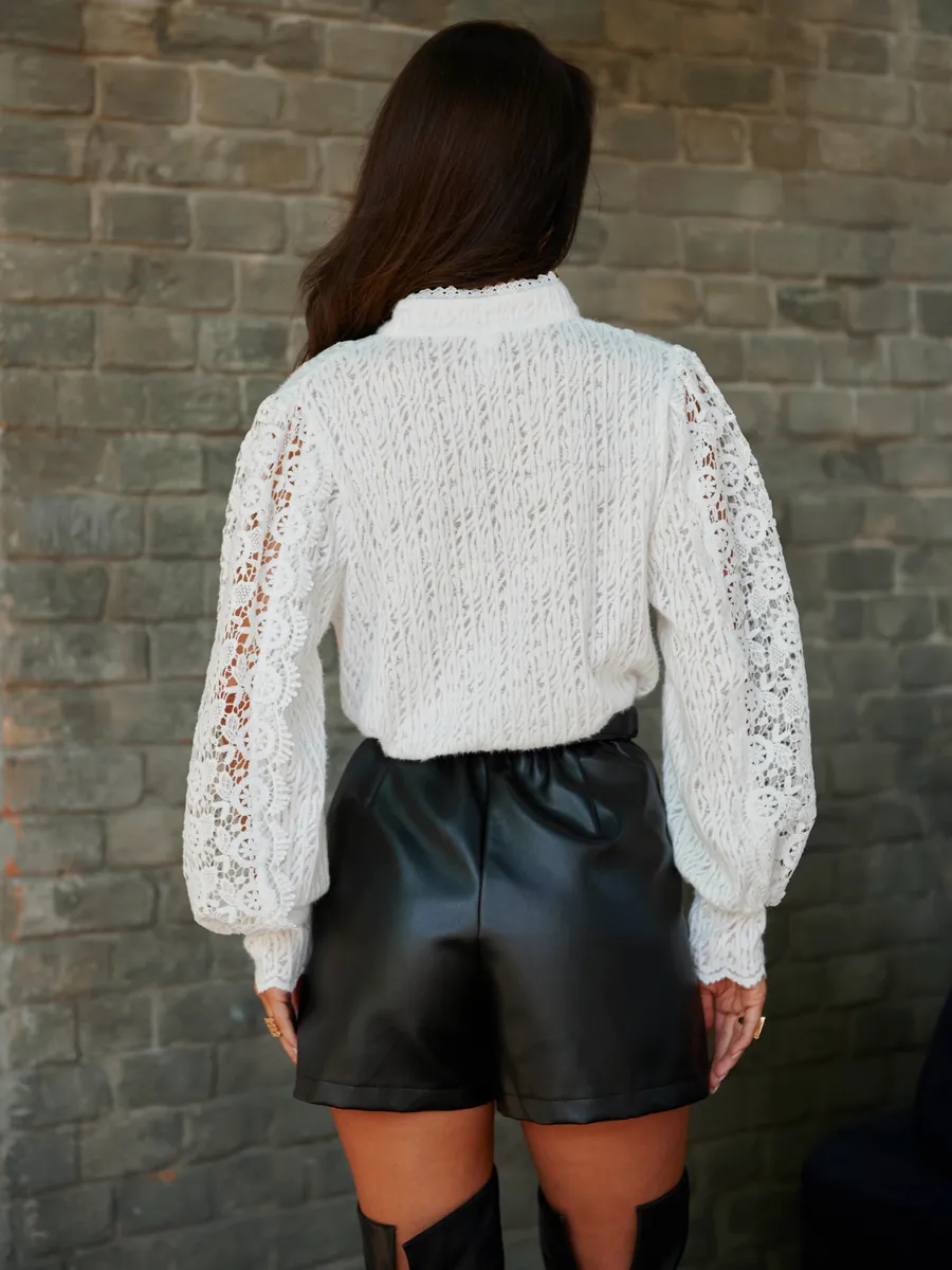 Белая блузка нарядная праздничная