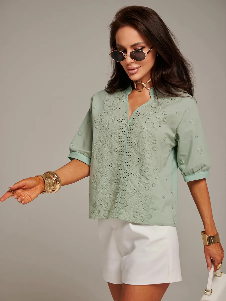 Оливковая блузка нарядная летняя