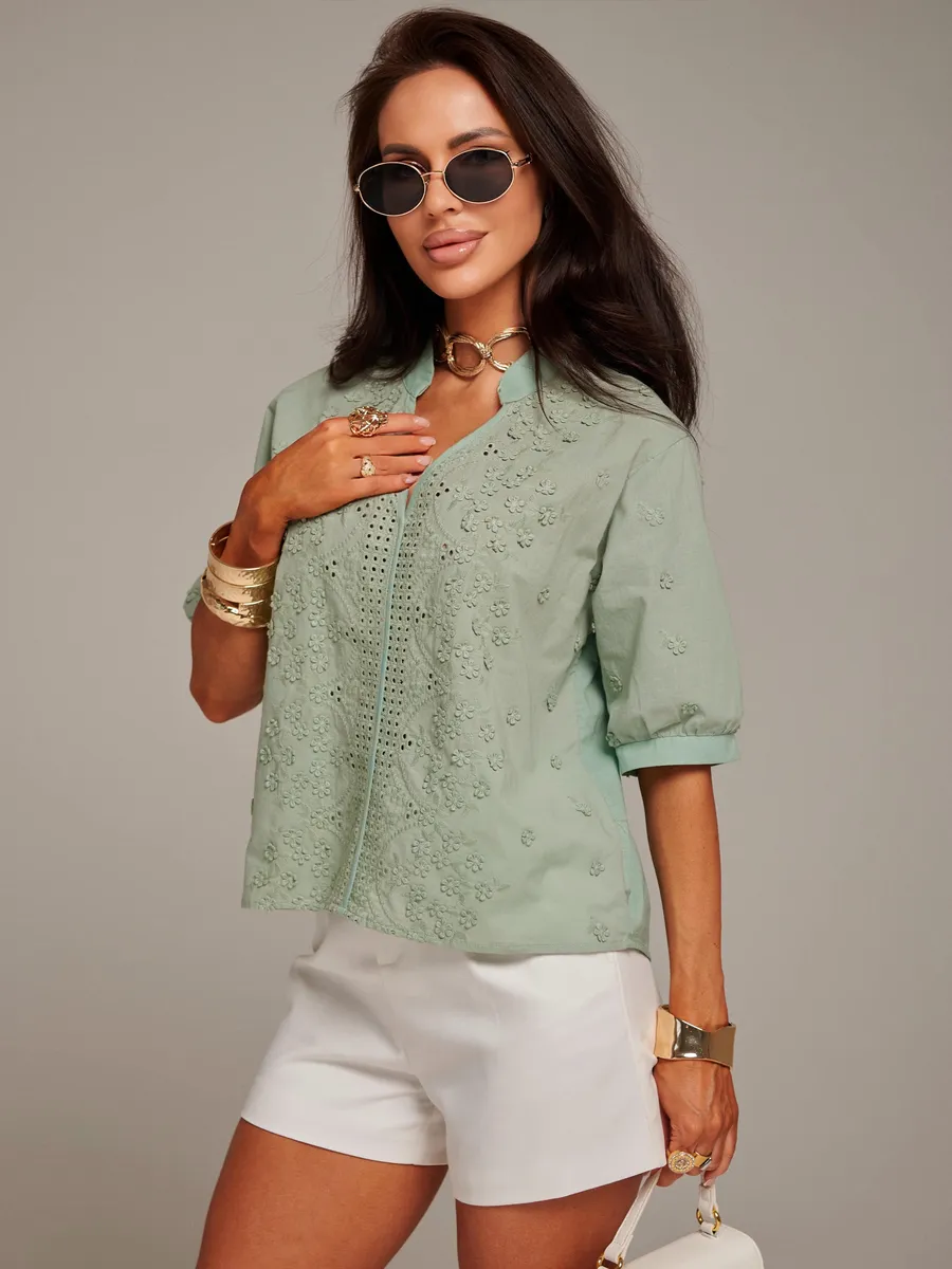 Оливковая блузка нарядная летняя