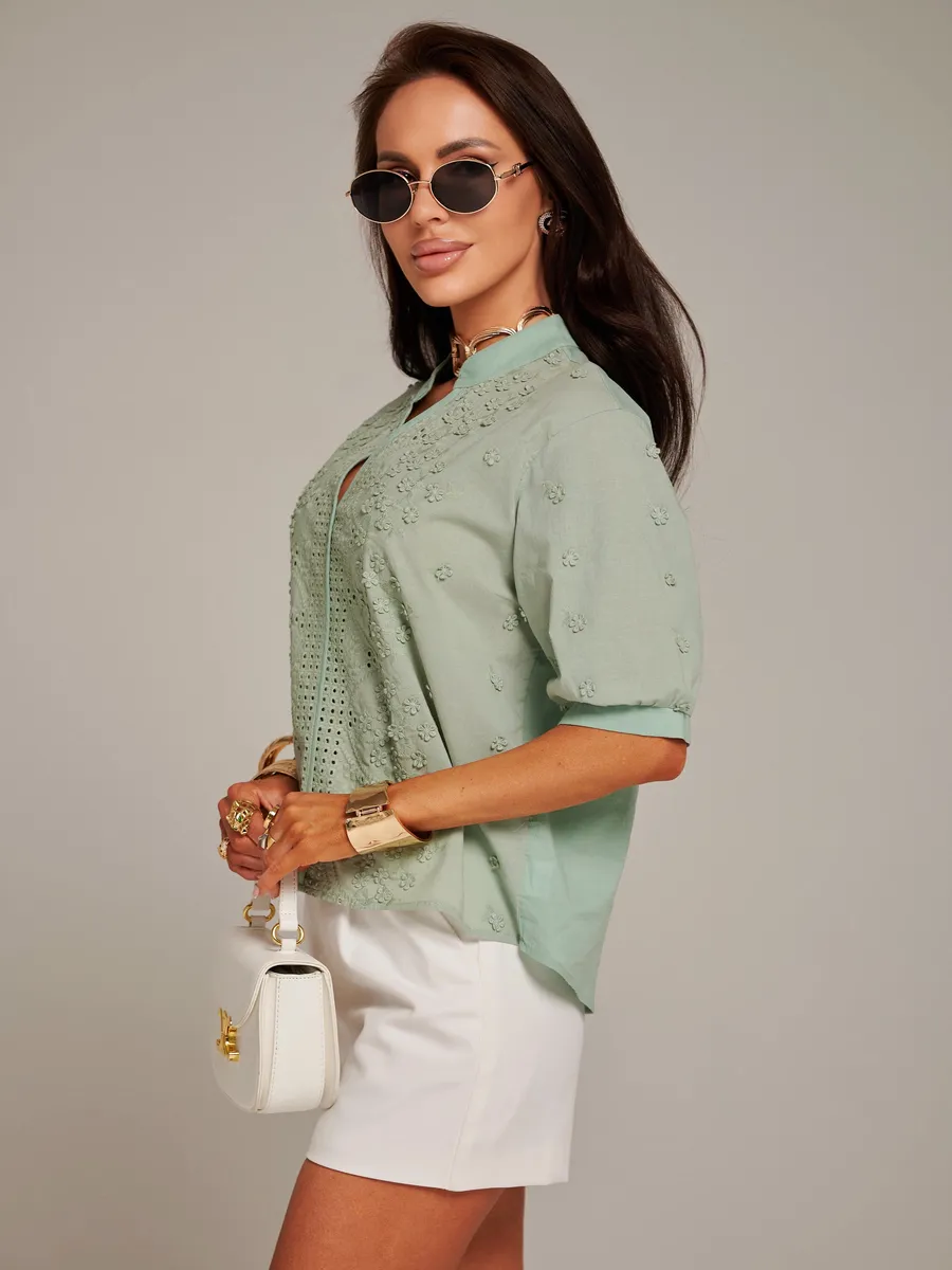 Оливковая блузка нарядная летняя