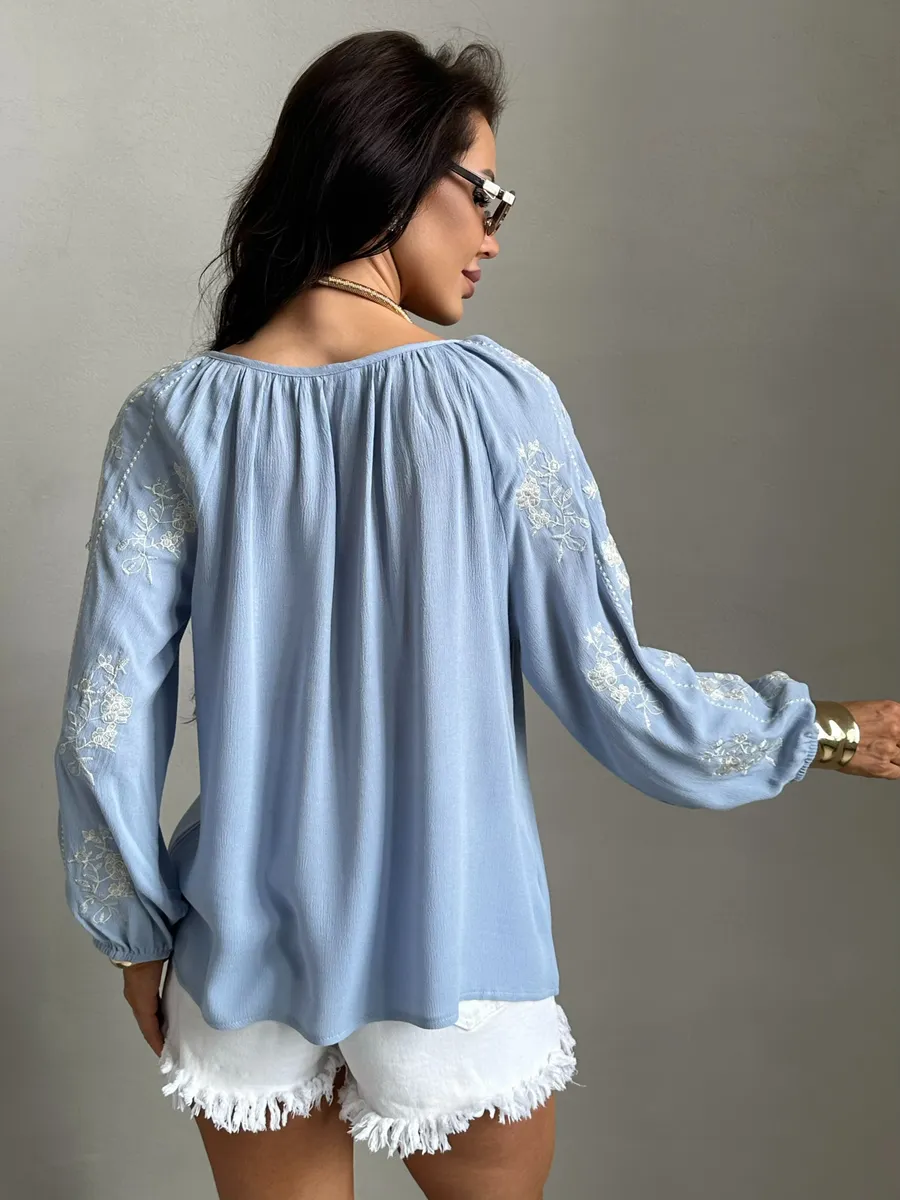 Голубая блузка нарядная летняя