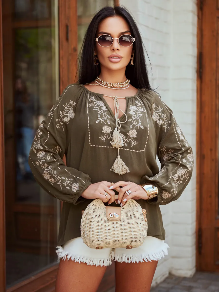 Блузка нарядная летняя