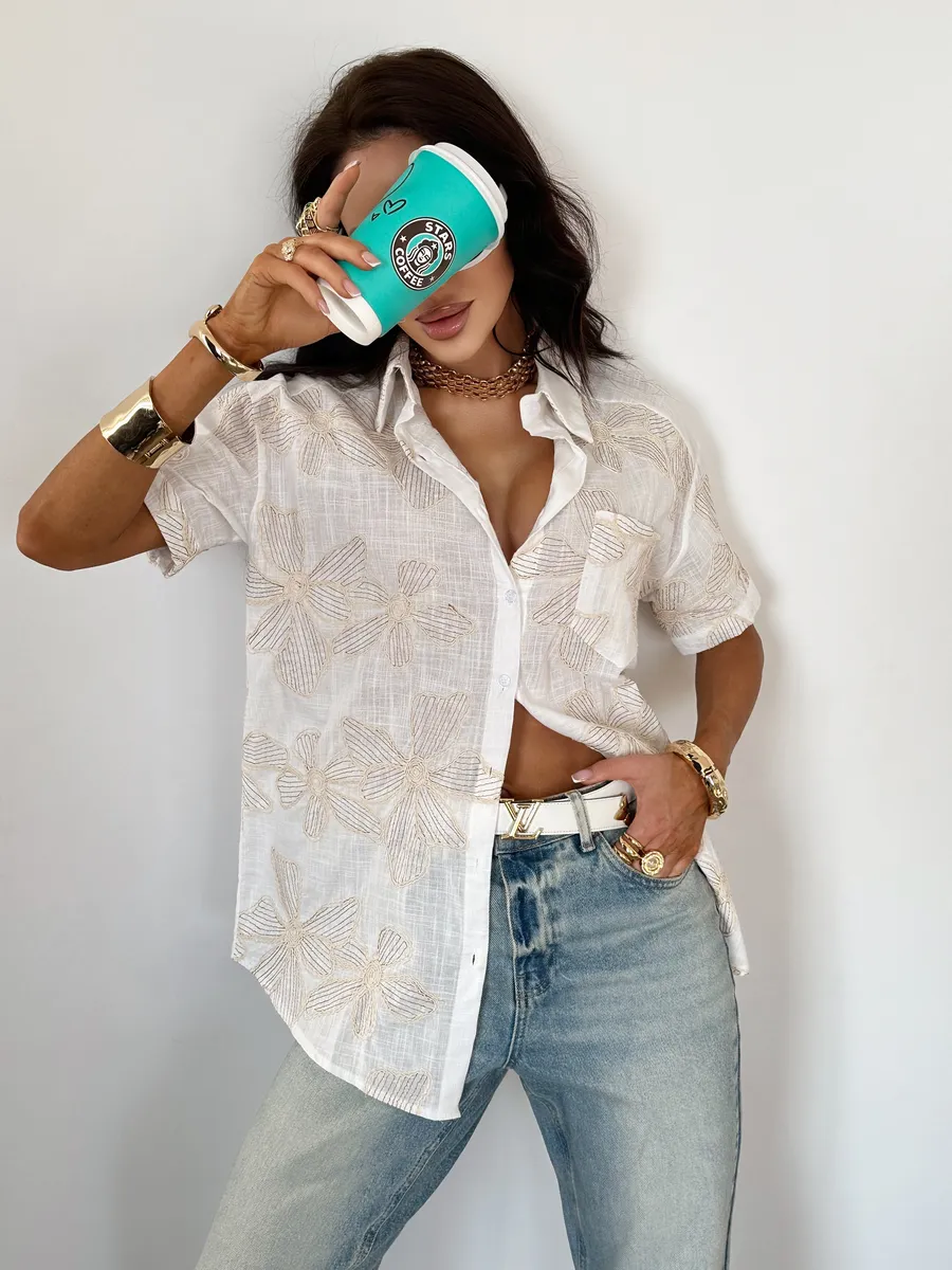 Белая рубашка нарядная летняя