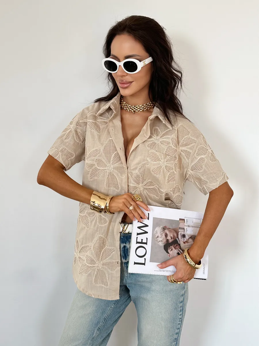 Бежевая рубашка нарядная летняя