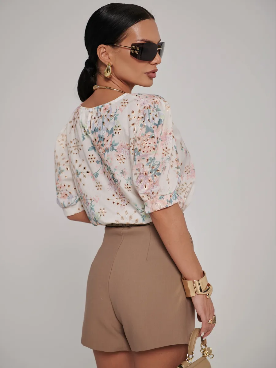 Молочная блузка нарядная летняя