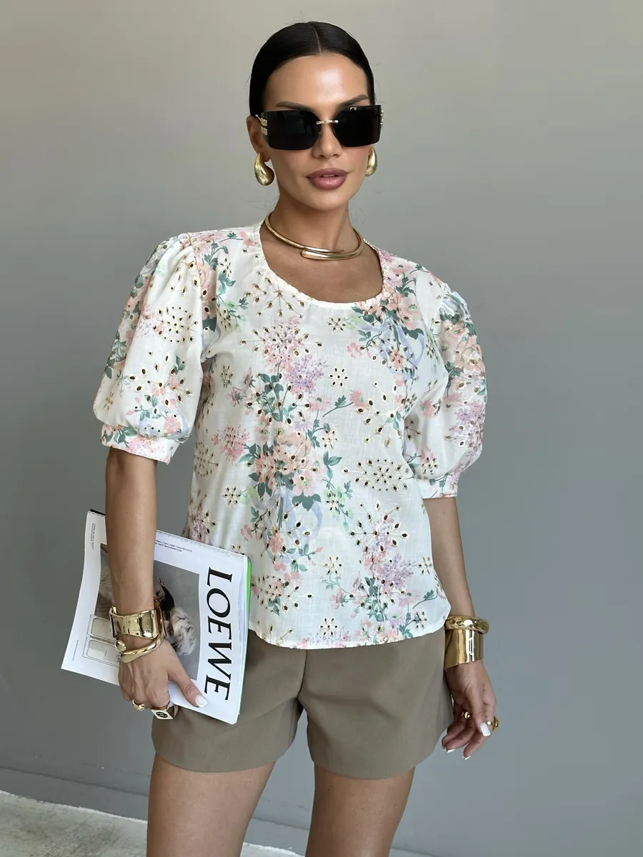 Молочная блузка нарядная летняя