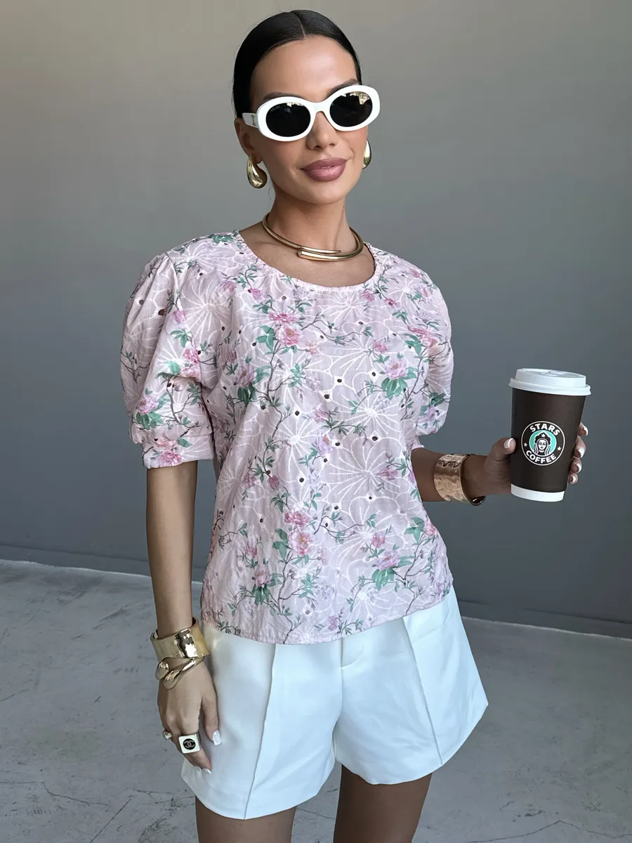 Розовая блузка нарядная летняя