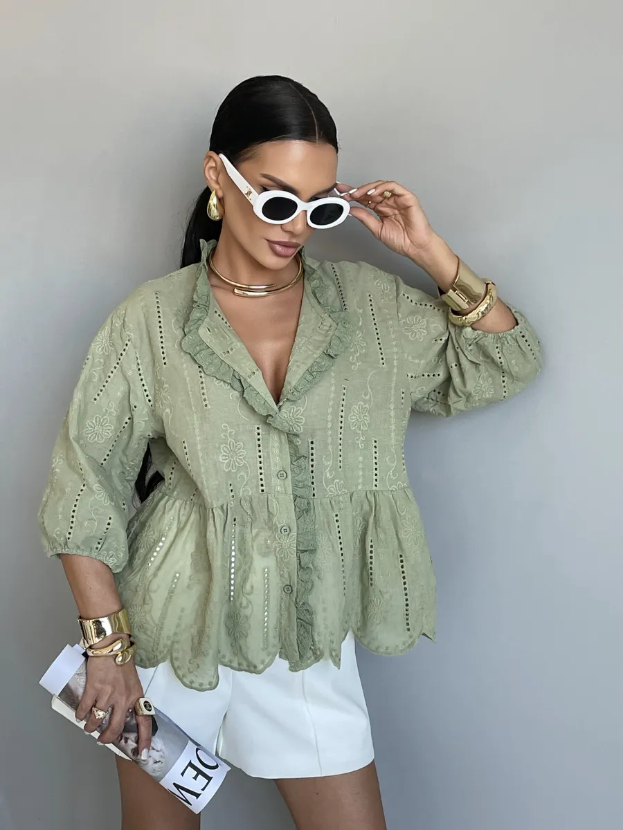 Оливковая блузка нарядная летняя