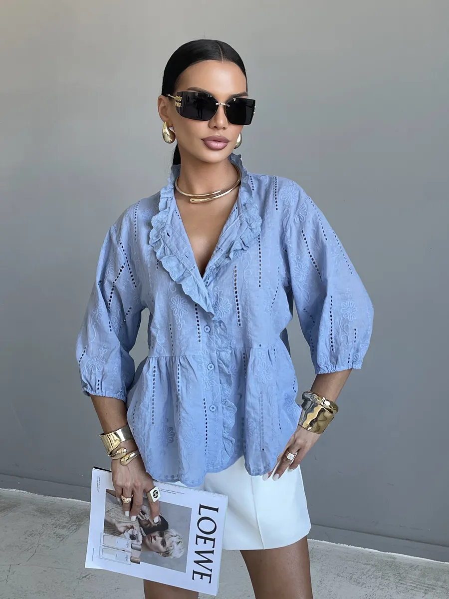 Голубая блузка нарядная летняя