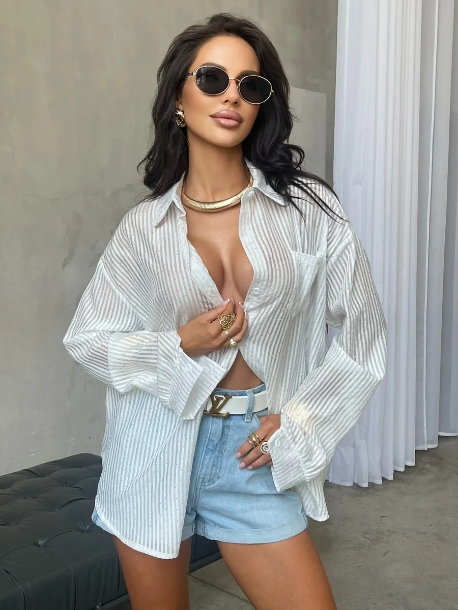 Белая рубашка нарядная оверсайз