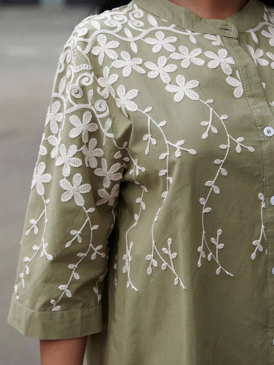 Блузка нарядная летняя