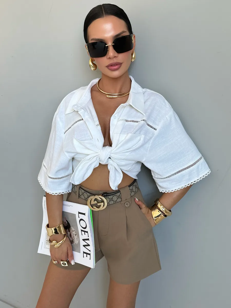 Белая рубашка оверсайз с коротким рукавом