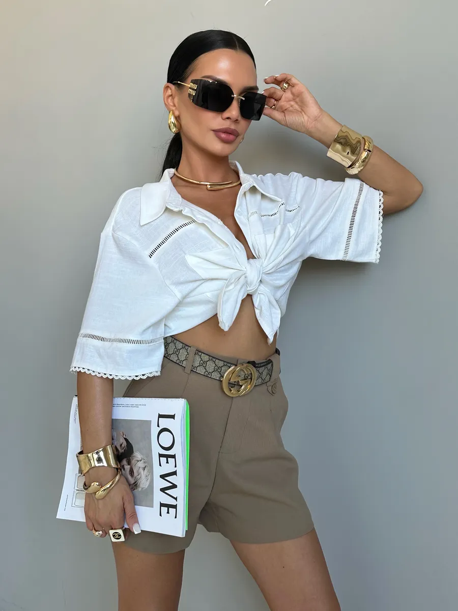 Белая рубашка оверсайз с коротким рукавом